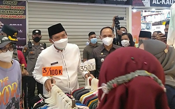 Walikota Pekanbaru Monitoring PPKM di STC dan Masjid Agung Ar-Rahman 