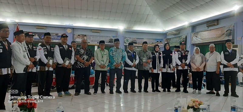 206 Jamaah Haji Kloter BTH 09 Diberangkatkan Ke Madinah