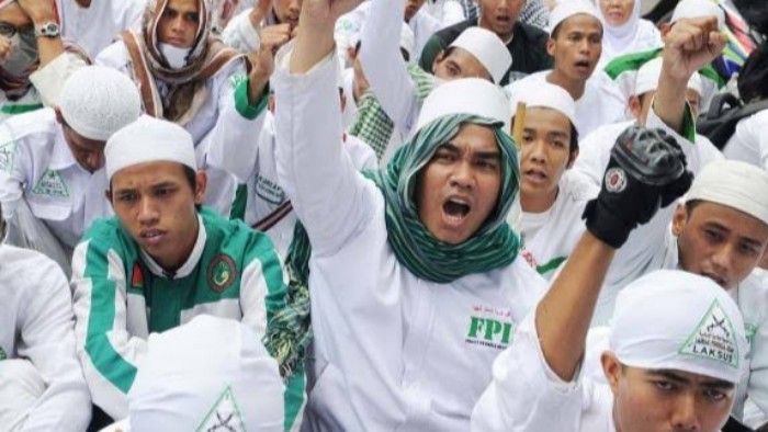 Izin Tak Kunjung Diperpanjang, Tito Karnavian Serahkan Nasib FPI ke Mahfud MD
