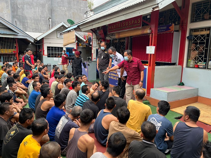Kamar Warga Binaan Di Geledah Tim Gabungan Dan Dilakukan Tes Urine