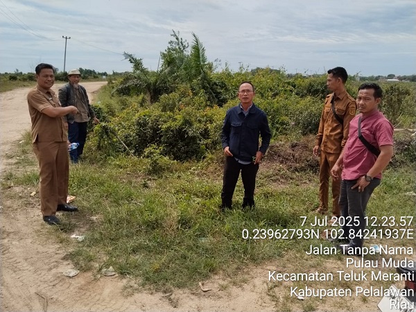 Pemerintah Kecamatan Teluk Meranti Survey Lokasi Pencucian kanal Jalan Lintas Bono