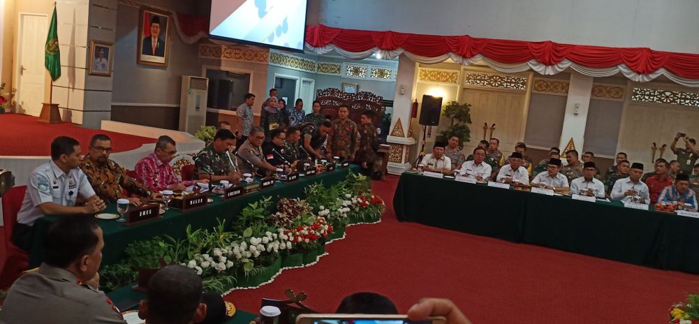 Kapolri dan Men-LHK Batal, Panglima TNI Bermalam di Riau