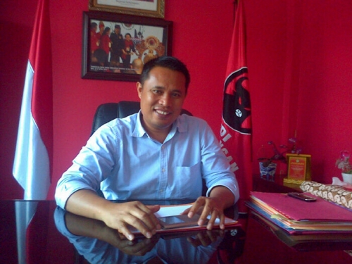 Fraksi PDIP Minta Rolling AKD DPRD Riau Lebih Proporsional