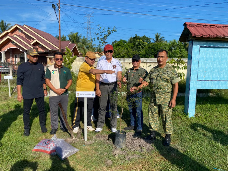 Wujudkan Lingkungan Bersih, Hijau, Sehat dan Nyaman, Pemerintah Kabupaten Kampar Lakukan Gotong Royong Gerakan Indonesia ASRI