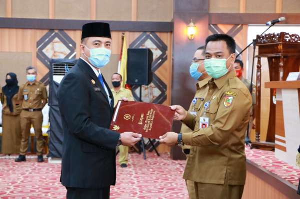 225 ASN Pemko Pekanbaru Terima Satya Lencana Karya Satya