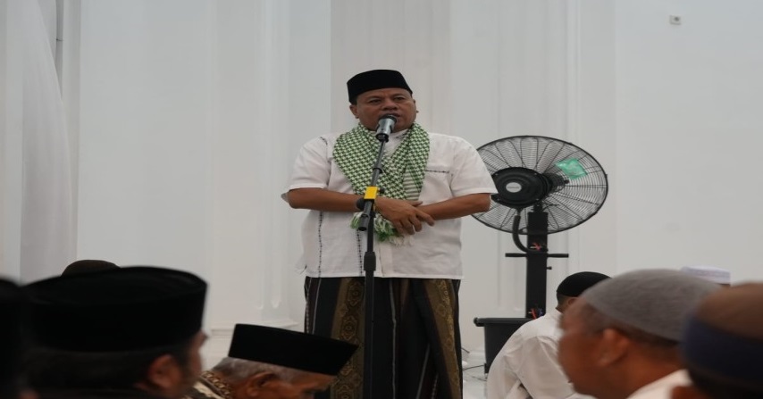 Gerakan Subuh Berkah, Bupati Suhardiman Serahkan Bantuan untuk Orang Tua Jompo dan Siswa Miskin
