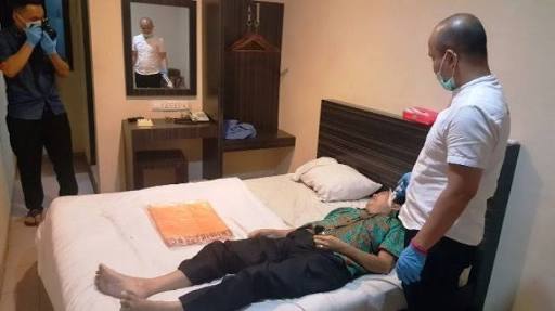 AH SIAL...Baru Siap Tenggak Obat Kuat, Pria Paruh Baya Tewas Sebelum Bercinta, Wanita Selingkuhannya Panik 