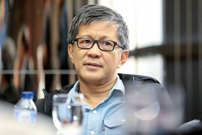 Rocky Gerung: MK Itu Otaknya di Istana, Kakinya Dirante Senayan, Hanya Tangannya yang Bebas...