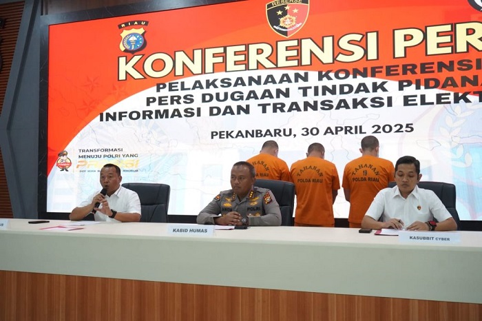 Bermodus Biro Jasa, Polisi Amankan 4 Orang Diduga Sindikat  Pemalsu Dokumen negara