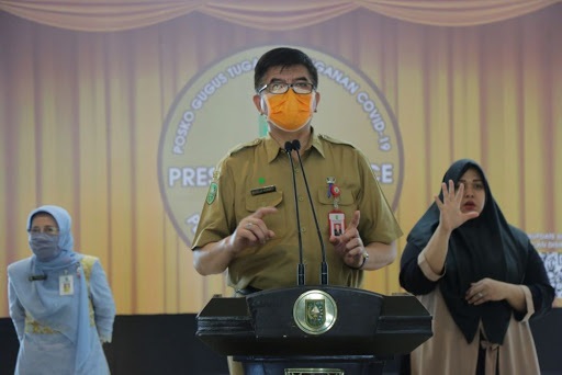 Dilakukan Bertahap, Sudah 200-an Tenaga Kesehatan di RSUD Arifin Achmad Disuntik Vaksin Covid-19