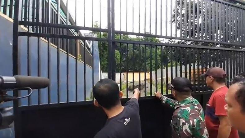 Kejam Kali! Ayah Telanjangi dan Kurung Anak di Kandang Ayam, Tangan-Kaki Diborgol