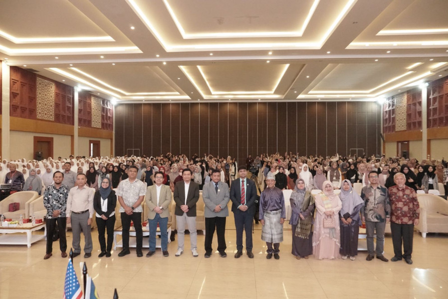 Prodi Farmasi Fakultas Farmasi dan Ilmu Kesehatan Universitas Abdurrab Gelar Konferensi Internasional ICOPHAS