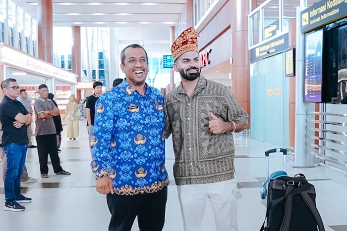 Youtuber 17 Juta Subscriber, Joe Hattab Mendarat di Riau