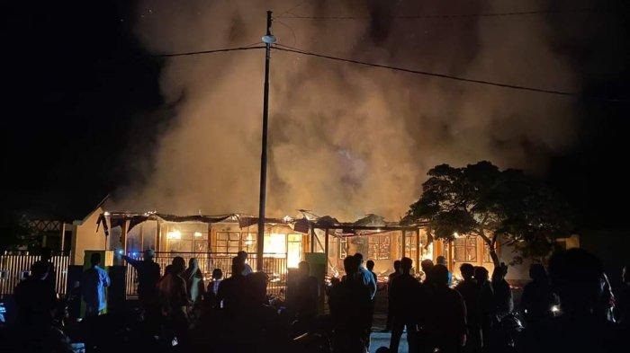 Gedung Puskesmas Kota Garo Kampar Terbakar