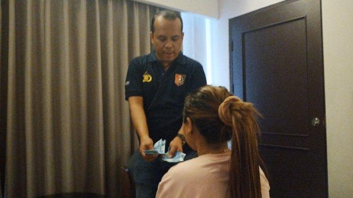 Anggota DPR RI Andre Rosiade dan Polisi Gerebek Prostitusi Online di Padang, 'Tunggu, Aku Pakai Baju Dulu'