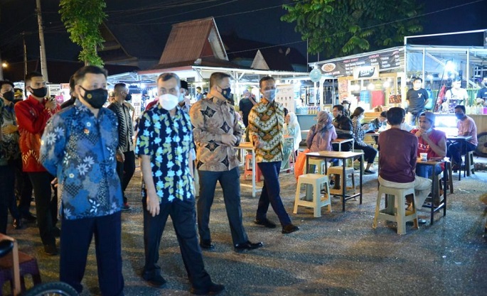 Pekanbaru Zona Merah, Gubernur dan Kapolda Langsung Pantau Penerapan Protokol Kesehatan di Tugu Keris