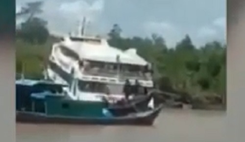 Kapal Dumai Line 9 yang Tabrak Hutan Bakau di Kepulauan Meranti Berhasil Dievakuasi