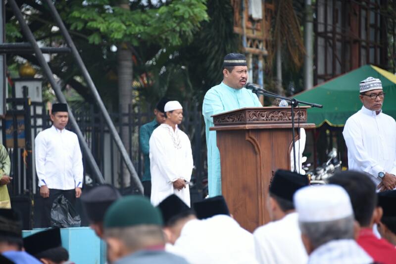 Bupati Amril dan Ribuan Warga Shalat Idul Adha di Halaman Kantor Camat Mandau 