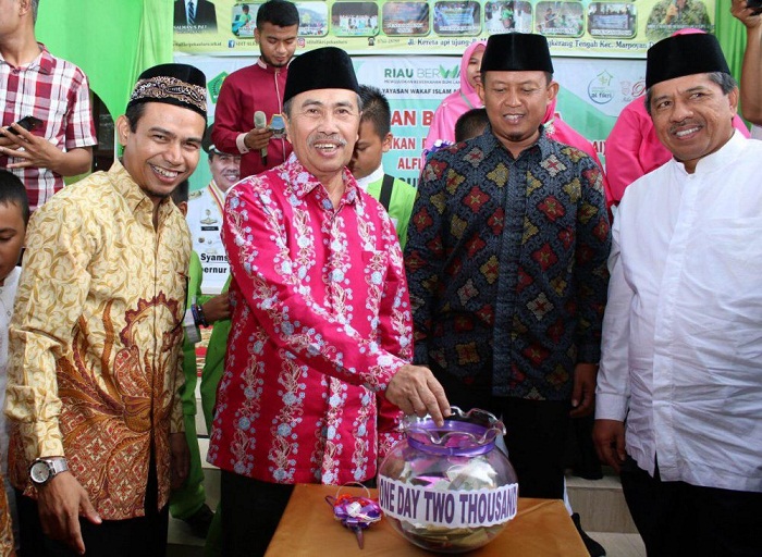 Gubri Resmikan Gerakan Wakaf One Day Two Thousands