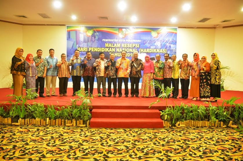 Pemko Gelar Malam Resepsi Peringatan Hardiknas 2016