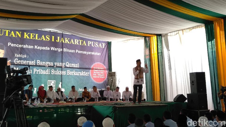 Tak Sebut Nama Jokowi-Prabowo, Ustad Somad Minta Indonesia Diberi Pemimpin Perhatian pada Umat