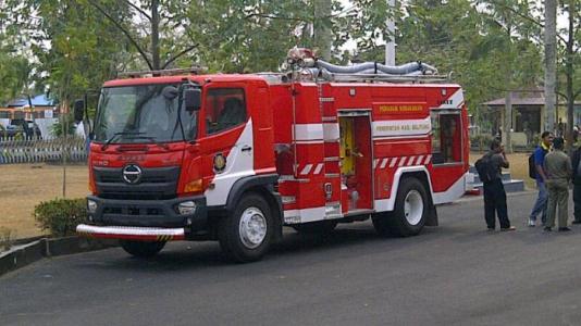 Pemprov Riau Sumbang 6 Unit Mobil Damkar ke Pemko Pekanbaru