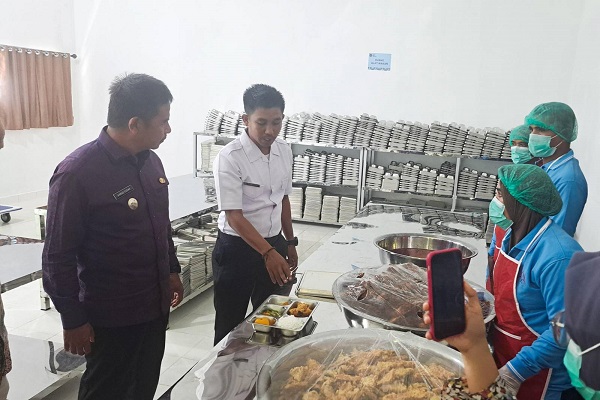 Bupati Kampar Tinjau Kesiapan Satuan Pelayanan Pemenuhan Gizi (SPPG) Desa Tanjung Berulak
