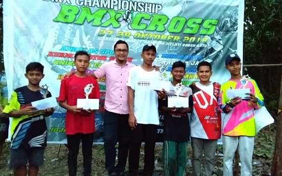 Meriahkan Sumpah Pemuda, Begini Kemeriahan BMX Cross Sorek Satu