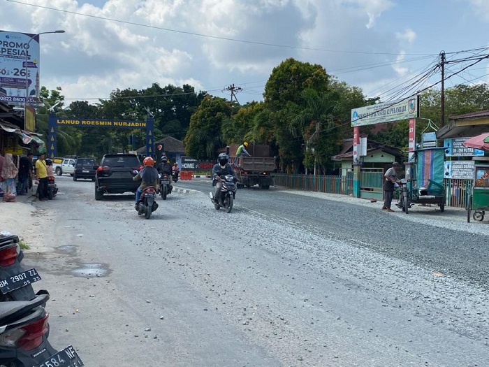 Pemprov Riau Sudah Perbaiki 11 Ruas Jalan di Pekanbaru