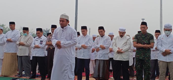 Wawako Ayat Cahyadi Hadiri Salat Istisqa Bersama Gubernur Riau di Mesjid An-Nur