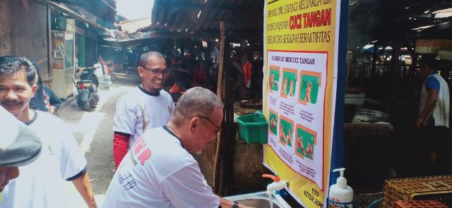 Pancing Kesadaran Masyarakat, IKMR Goro dan Bagikan Wastafel Cegah Covid-19 