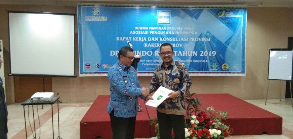 Wagubri Buka Rakerkonprov Apindo Riau