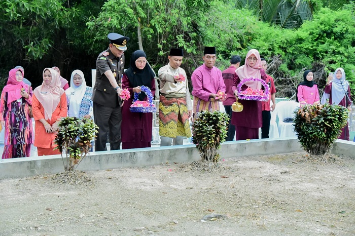 Hari Jadi ke-512 Bengkalis, Bupati Ziarah ke Makam Pejuang Bengkalis