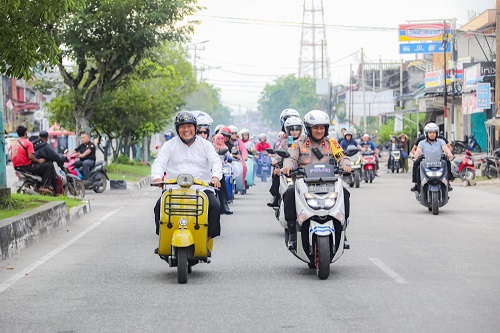 Wawako Sugiyarto Riding dan Berbagi Takjil Bersama All Scooterist Dumai