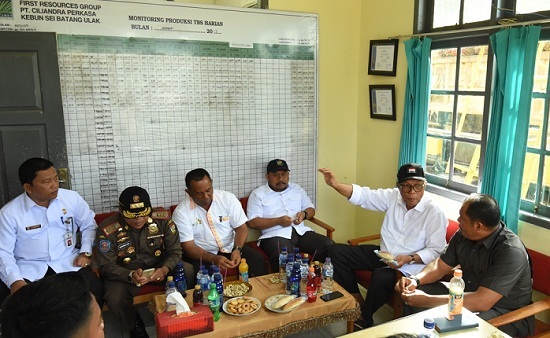 Lewati Portal demi Portal PT Ciliandra di Siabu, Bupati Kampar  Ingatkan, Ini Wilayah Kampar...