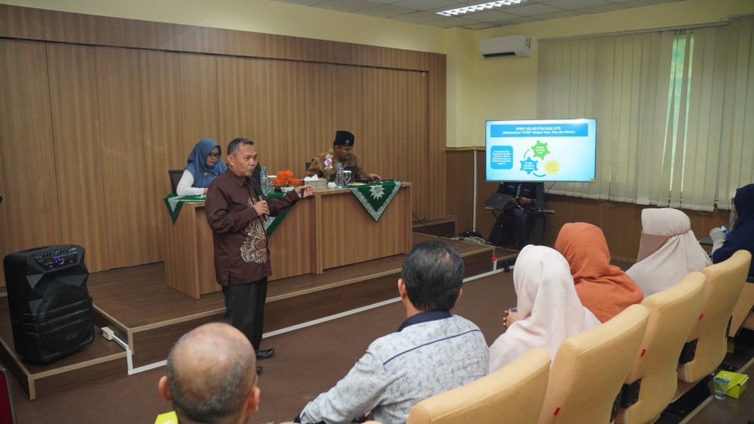Kuliah Pakar FKIP UMRI Bahas Revitalisasi LPTK