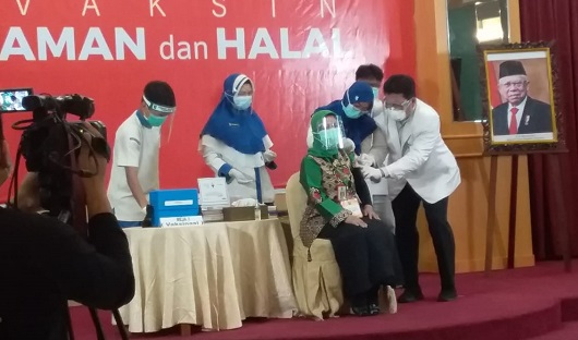 Besok Vaksinasi Dosis Kedua  Dilakukan di RSUD Arifin Achmad