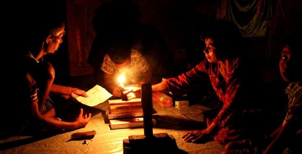 IRONI, Di Daerah Pemasok Energi untuk Indonesia, Desa Rantau Bertuah  di Minas Ini 21 Tahun Tanpa Listrik