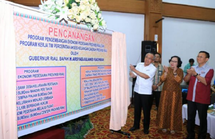 Gubri Buka Raker Pemerintahan Desa dan Kelurahan