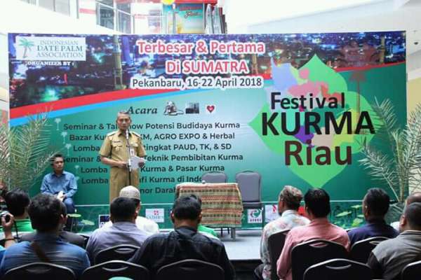 Plt Wali Kota Buka Festival Kurma Riau di Sadira Plaza Pekanbaru
