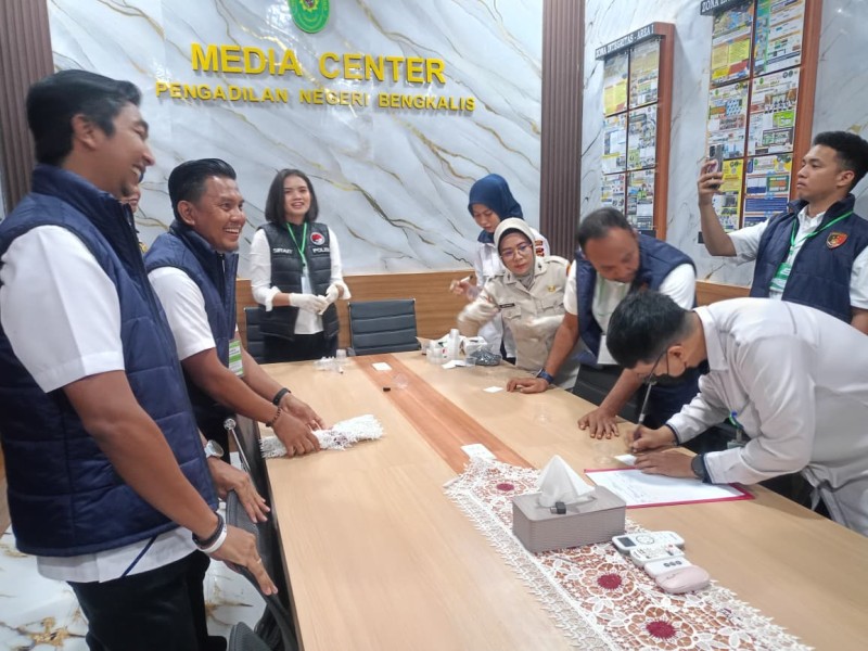 Tes Urine Mendadak Puluhan Hakim Panitera dan ASN di Bengkalis