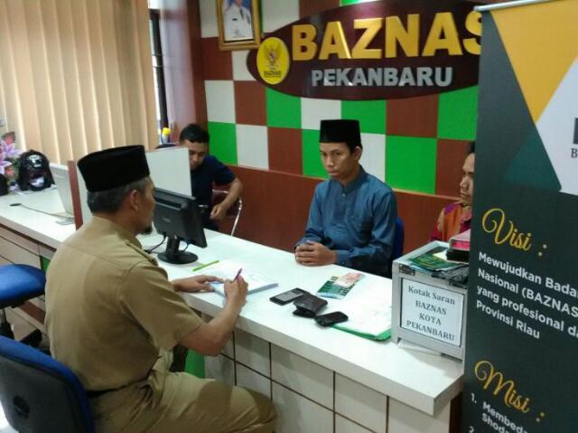 PERLU DICONTOH...Wawako Salurkan Zakat Setiap Bulan ke Baznas
