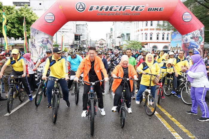 Dilepas Bupati, Ratusan Peserta Ikuti Fun Bike Meriahkan HUT Rohil ke-23