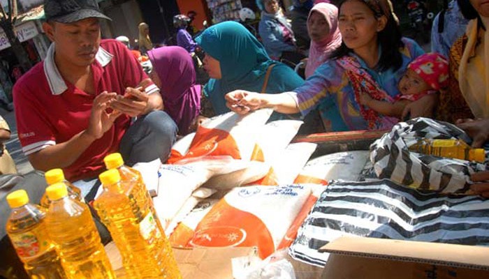 Kendalikan Harga, Disperindagsar Pelalawan Gelar Pasar Murah di 12 Kecamatan