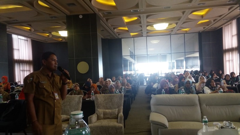 Dua Penyuluh Pertanian dan Peternakan Beri Pembekalan pada Ratusan Petani Wanita Pekanbaru
