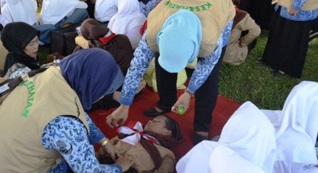 TRAGIS...Ikut Upacara Hari Pahlawan, Siswi SMP Ini Tiba-tiba Pingsan Lalu Meninggal Dunia