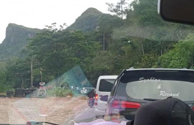 Hati-hati Bawa Kendaraan, Volume Arus Balik Meningkat di 4 Pos Perbatasan Riau