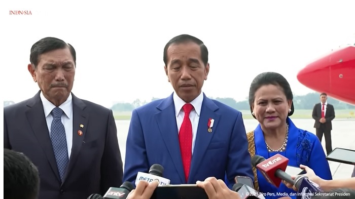 Jokowi Tunjuk Menko Polhukam Mahfud MD sebagai Plt. Menteri Kominfo