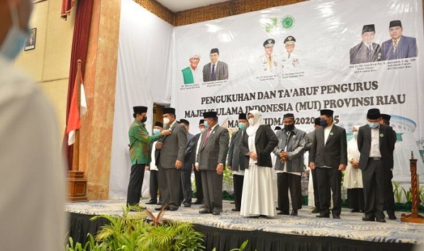 Prof. Ilyas Husti Dilantik Sebagai Ketua MUI Provinsi Riau