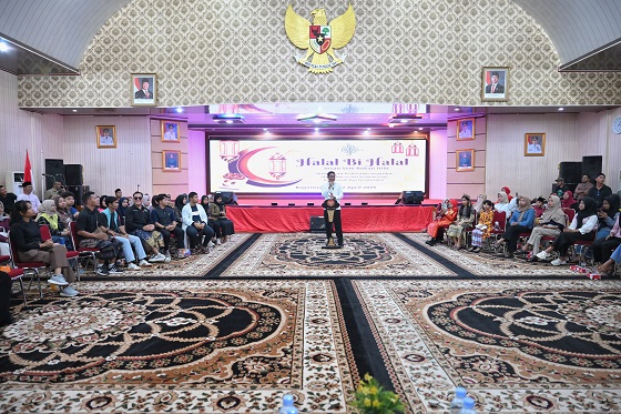 Wabup Jhony Charles Hadiri Acara Bincang Seni dan Halal Bihalal Insan Seni Rohil